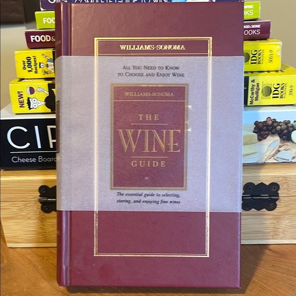 Williams-Sonoma Wine Guide Book in Burgundy. Perfect Condition! - Picture 1 of 3